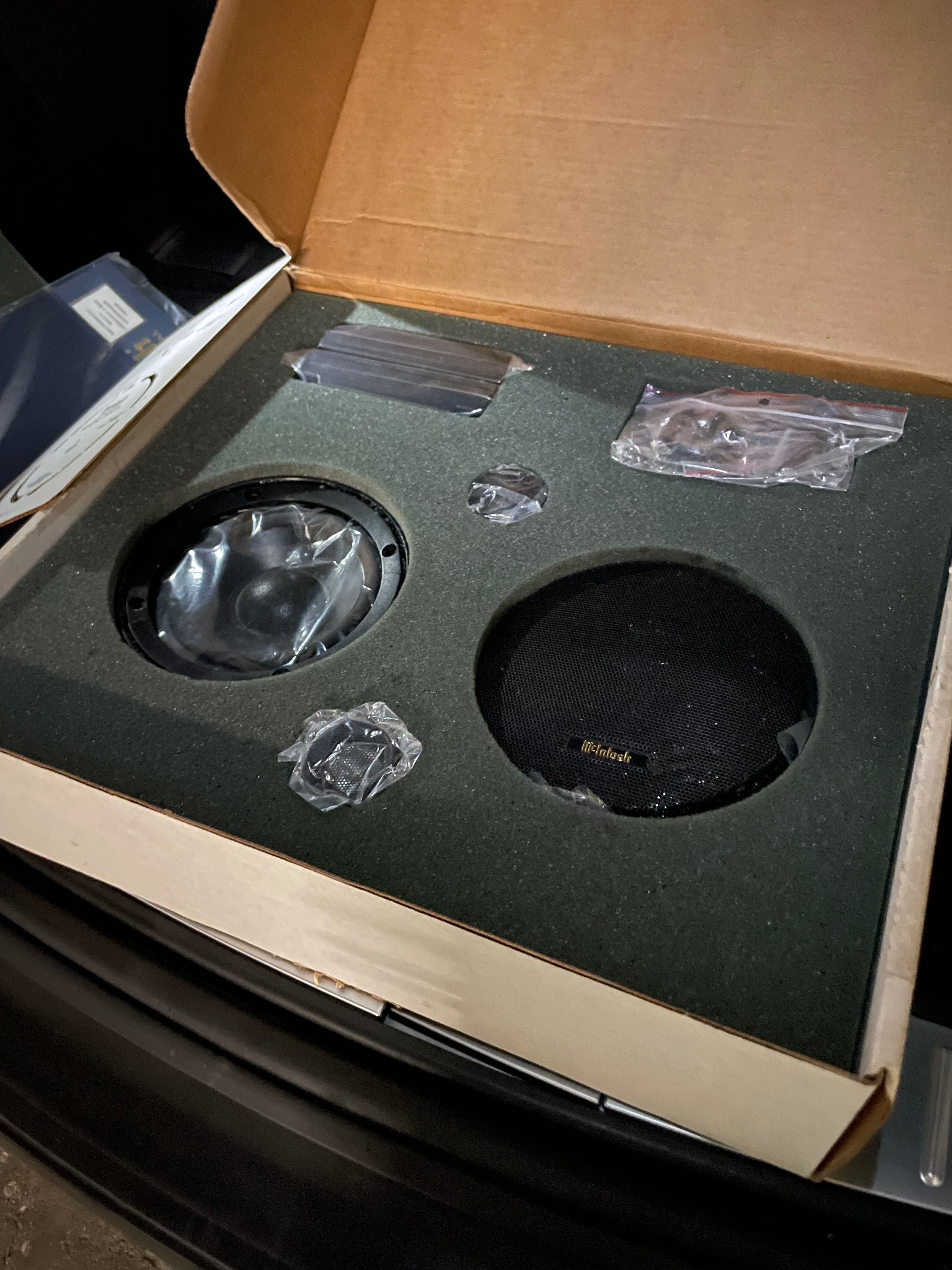 Mcintosh Colunas Car Audio