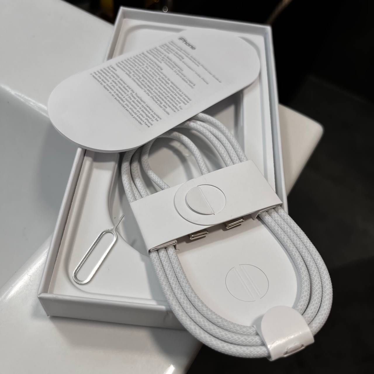 Продам смартфон iPhone 16 Pro Max 1TB Natural Titanium.