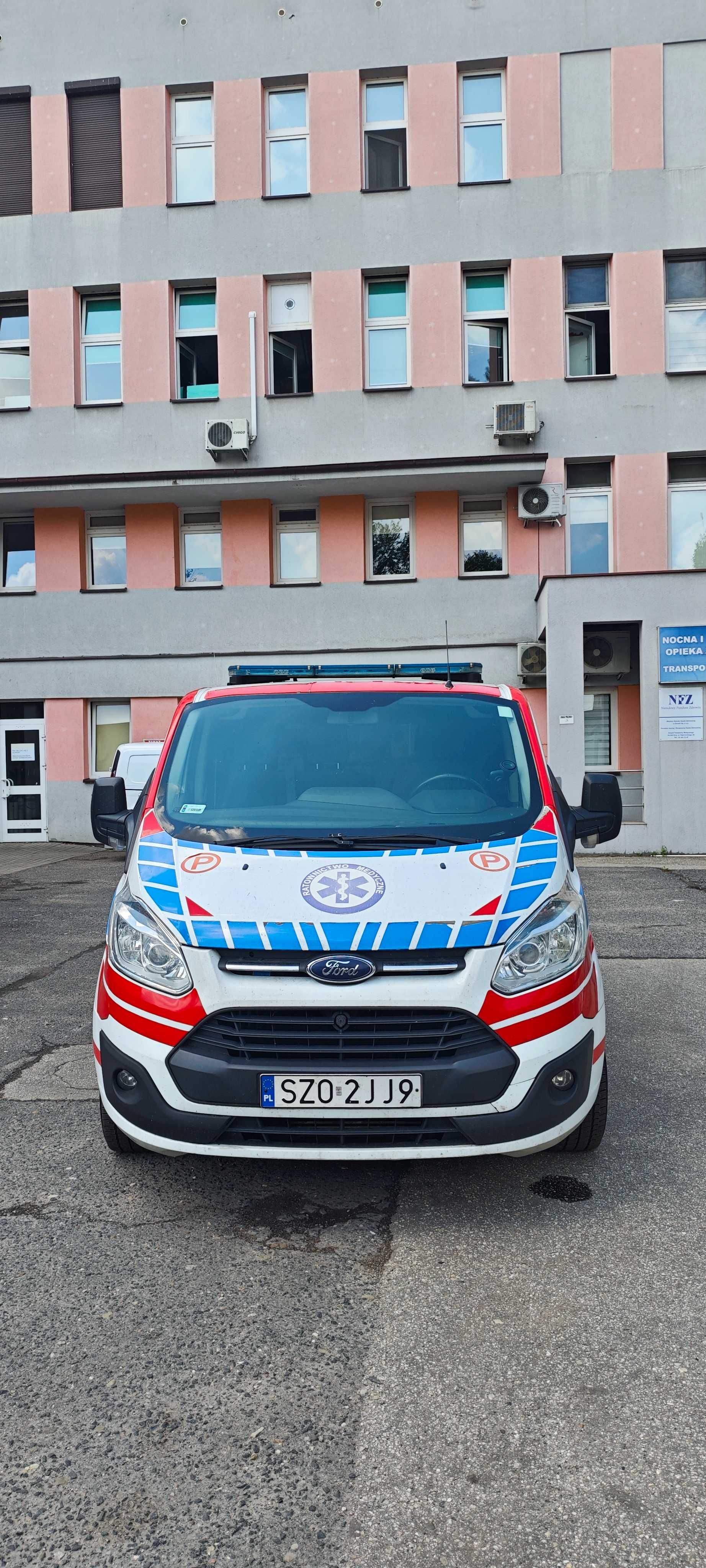 Ford Transit Custom - Ambulans karetka sanitarna + Nosze