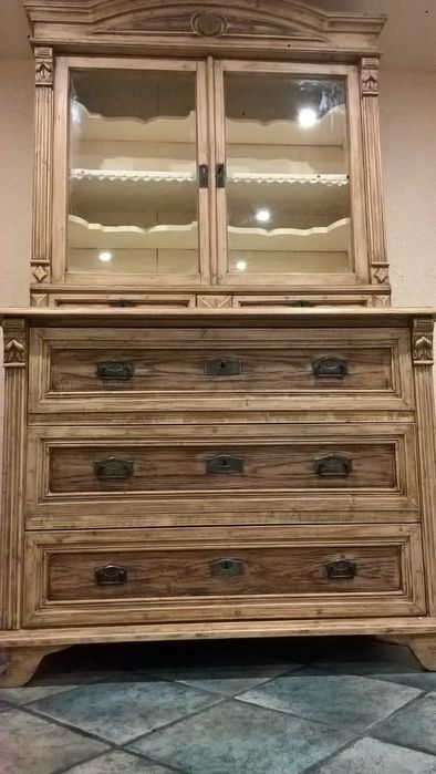 Kredens przedwojenny