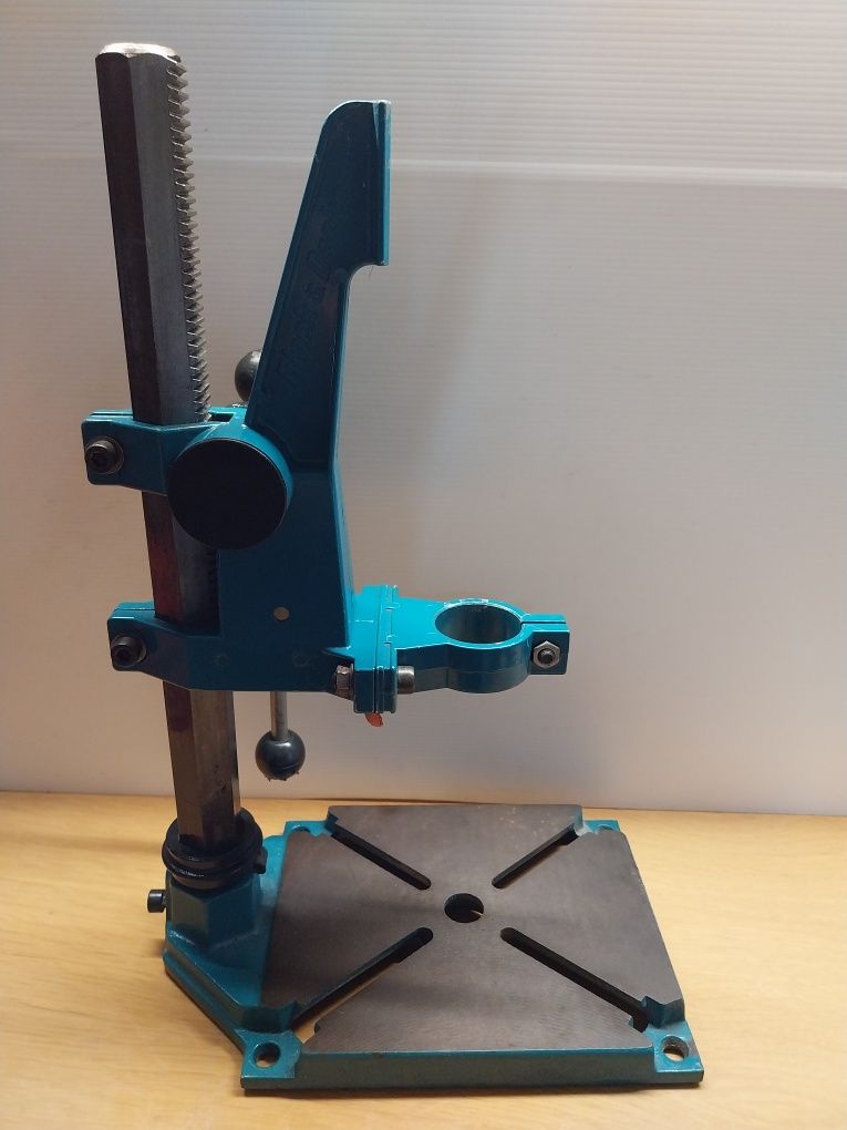 Suporte para berbequim vertical Black & Decker