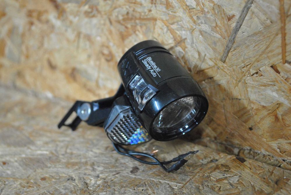 Lampa Rowerowa AXA BLUELINE 30 STEADY AUTO Czujnik Zmierzchu 2