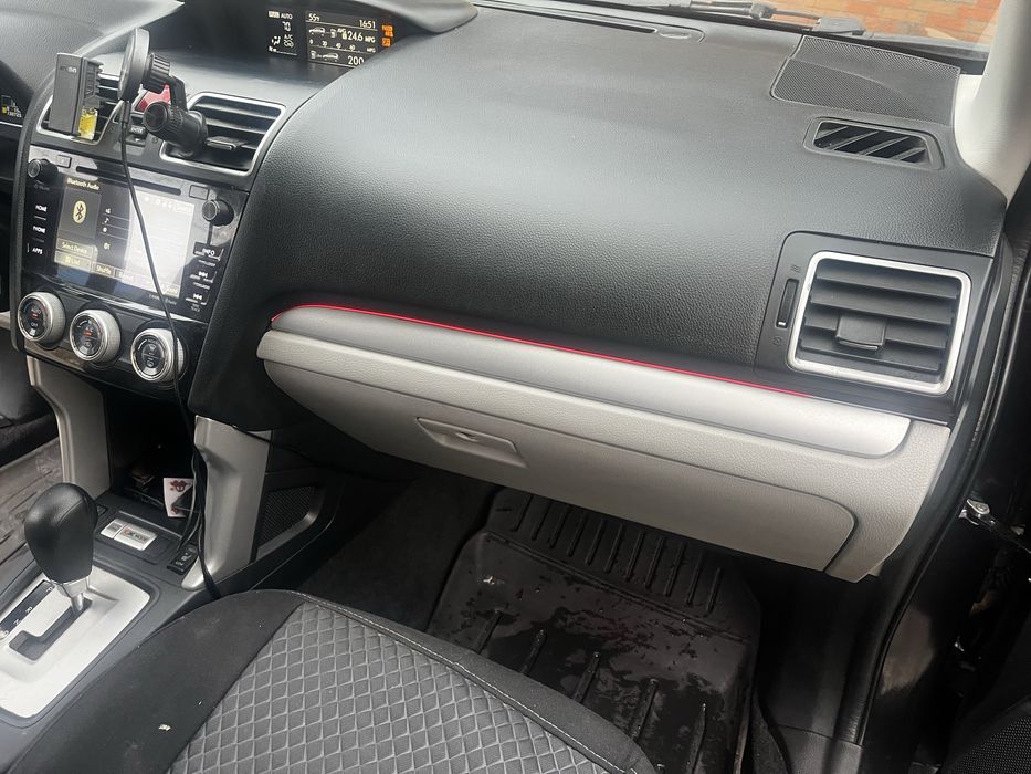 Субару форестер 2016 рік