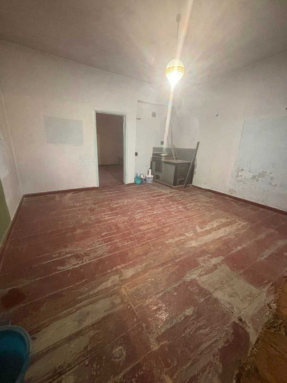 Продам 1-кімнатну квартиру в центрі с.Гути Богодухівського району.