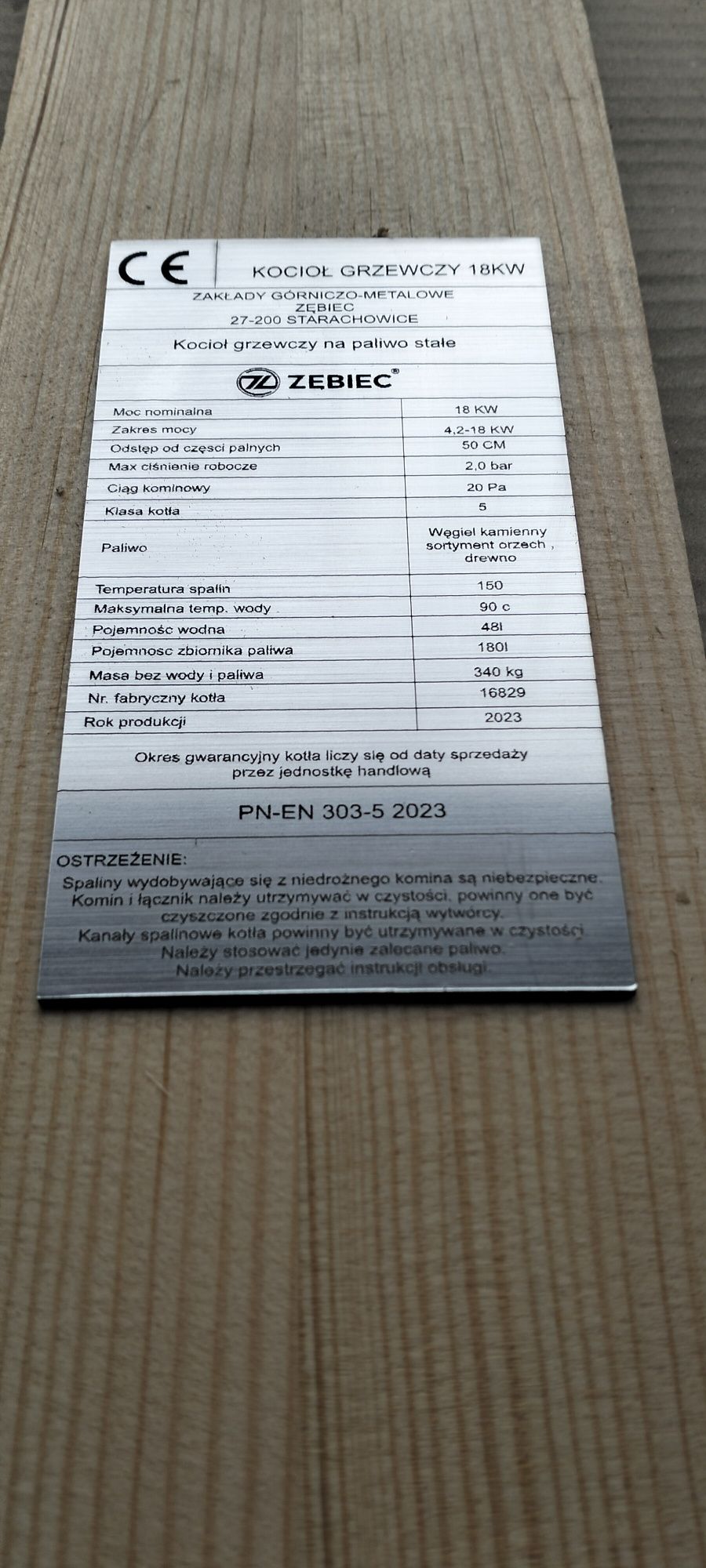 Tabliczka znamionowa pieca kotła wtórnik