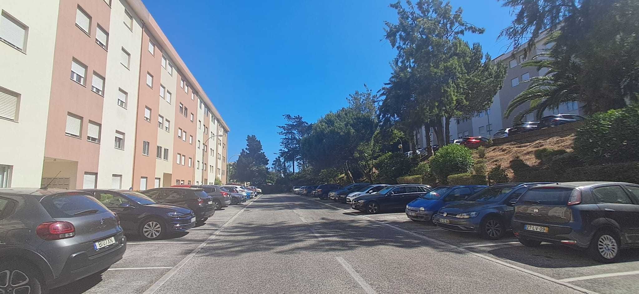 T2 totalmente renovado, com vista mar, em Paço de Arcos