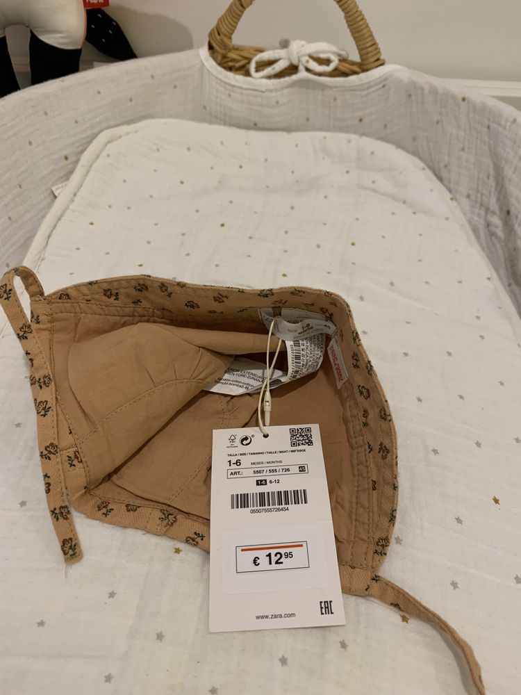 Touca Zara florida nova com etiqueta bebé