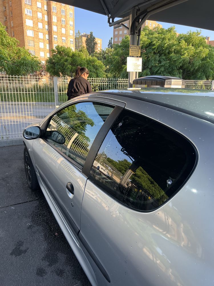 Carro Peugeot 206