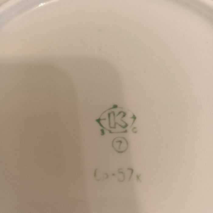 Продам 2 тарілки  з позначкою УР