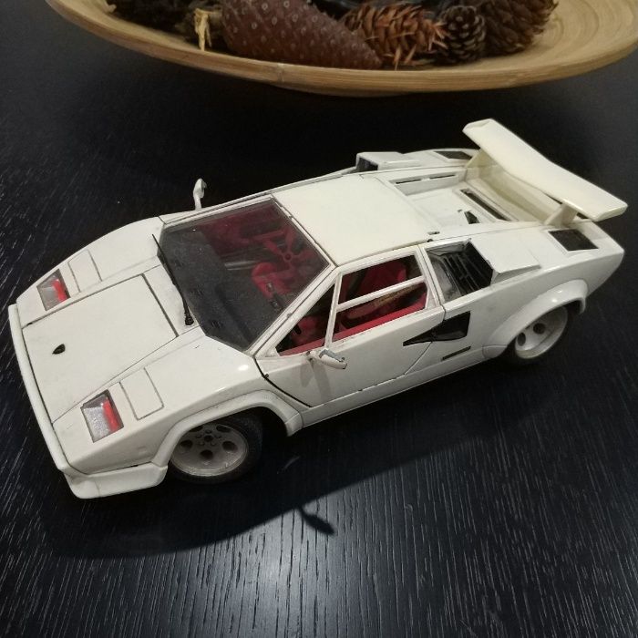 Lamborghini Countach White - Burago 1/18