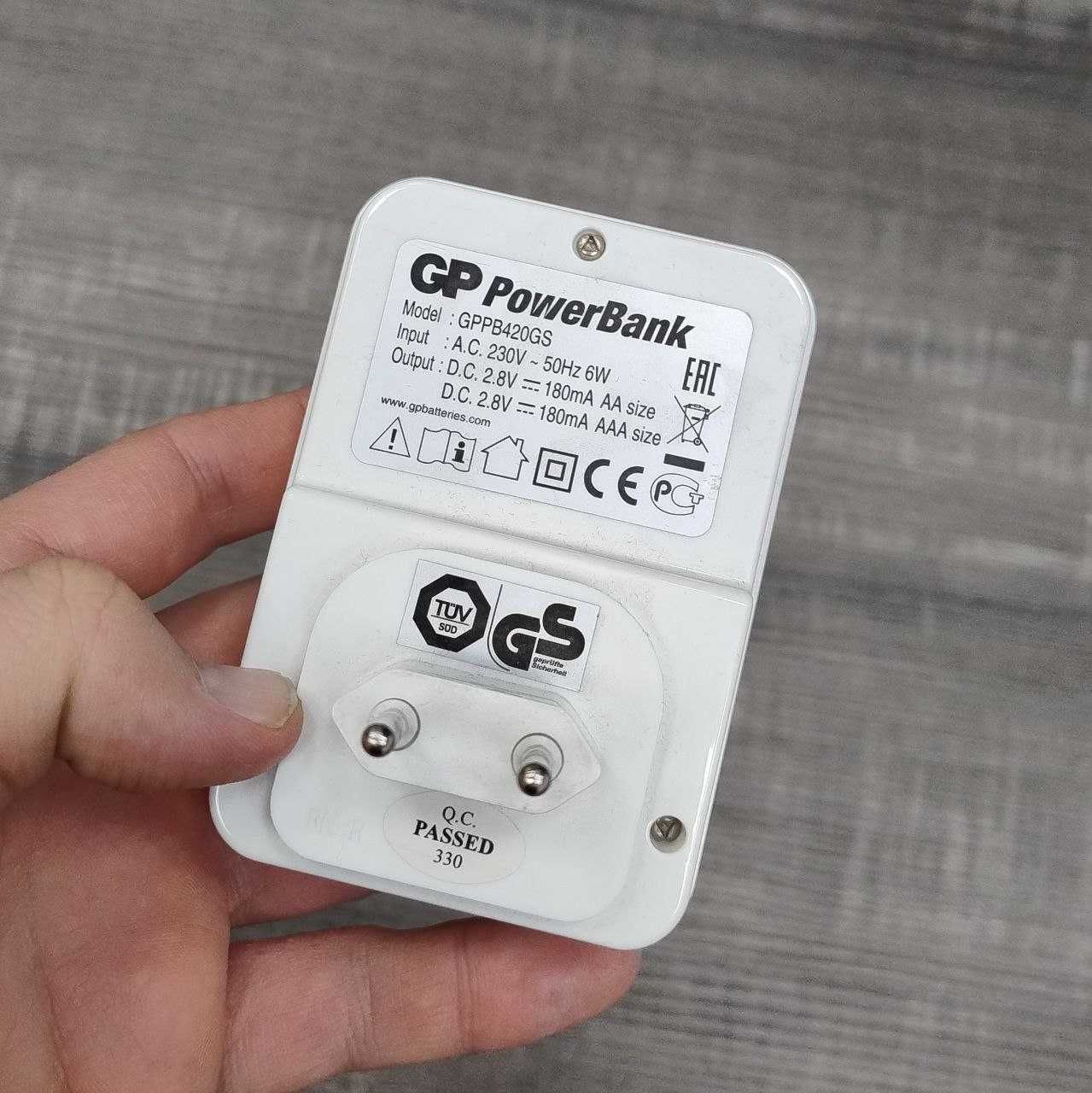 Зарядний пристрій - GP PowerBank PB420