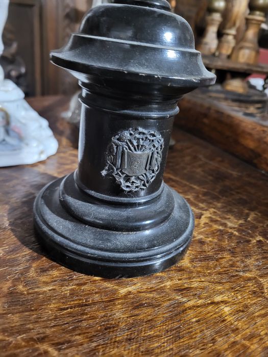 Stary drewniany krzyż pasyjka