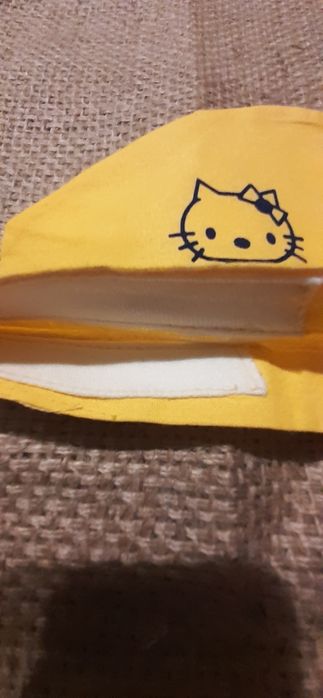 Żółty czepek z nadrukiem, bawełniany, nowy