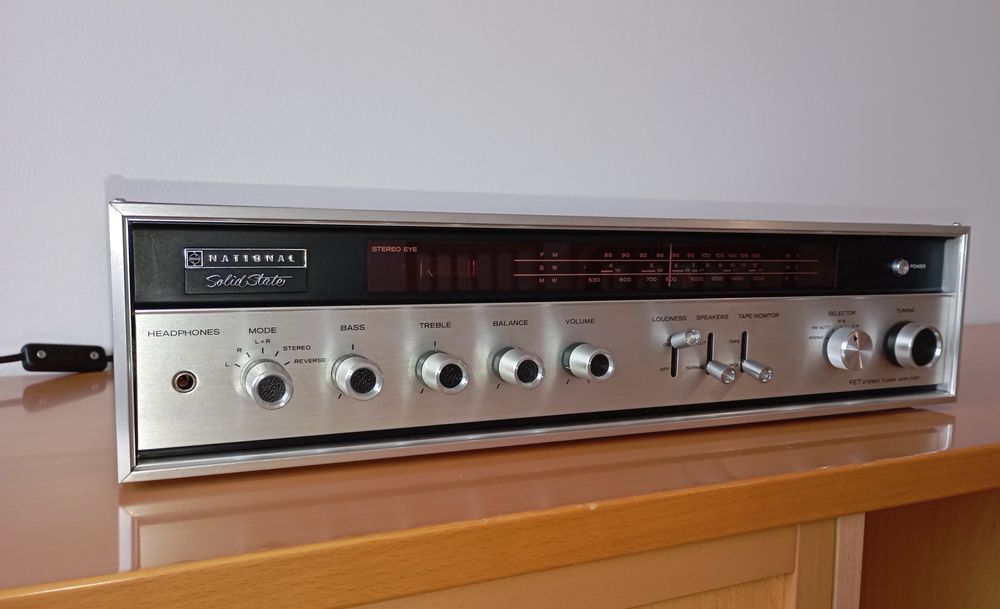 Receiver, Amplificador Sintonizador National SA-53 a funcionar