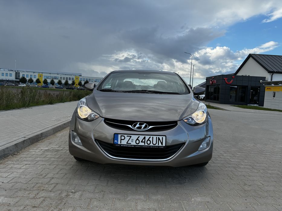 Hyundai Elantra 1.6 benz