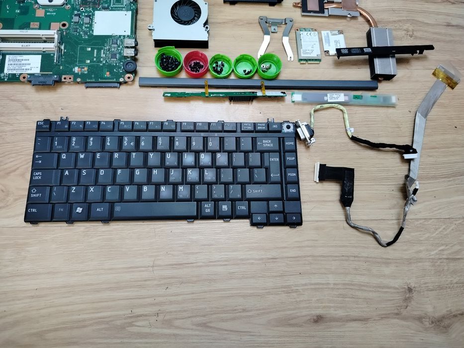 Części laptop Toshiba Satellite L300D MATRYCA