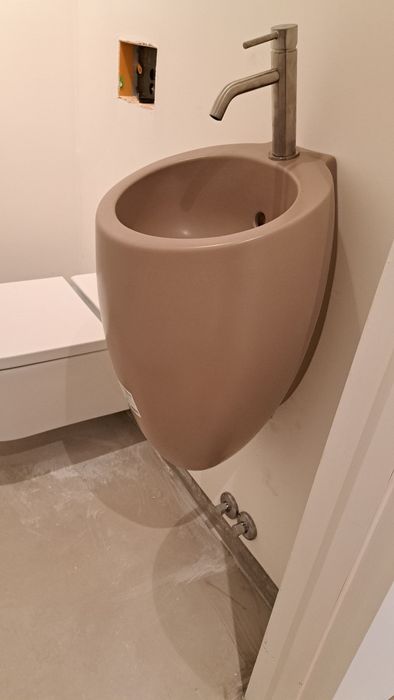 Lavatório "Egg" suspenso Valadares