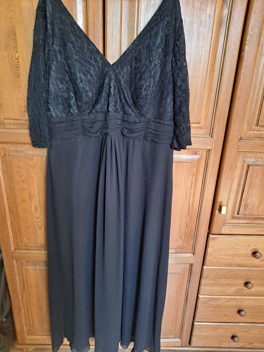 Elegancka, Czarna sukienka 54/56