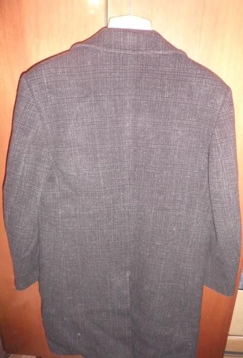 Продам НЕДОРОГО шерстяное пальто производства Югославии.