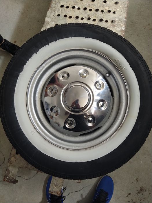 Vendo jantes ferro R12/ tampos e o volante para ke20