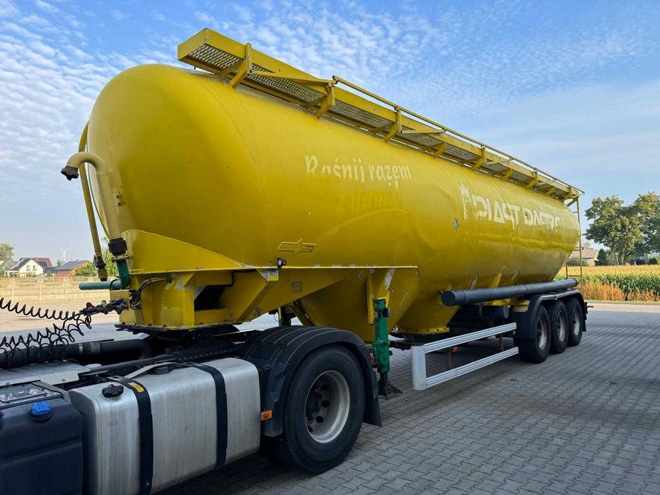 Naczepa Welgro Spitzer - paszowóz