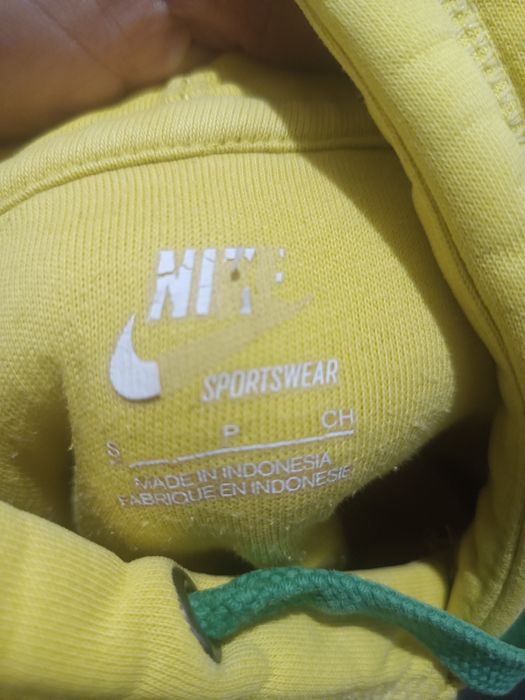 Żółta bluza Nike