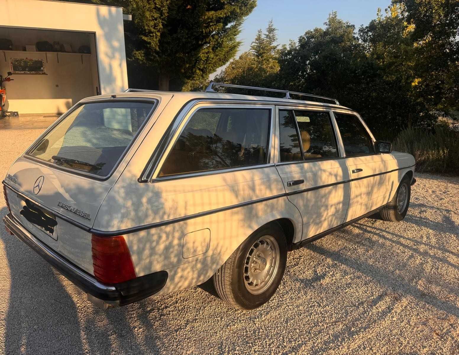 Carrinha Mercedes W123 300 TD Turbodiesel  7 lugares