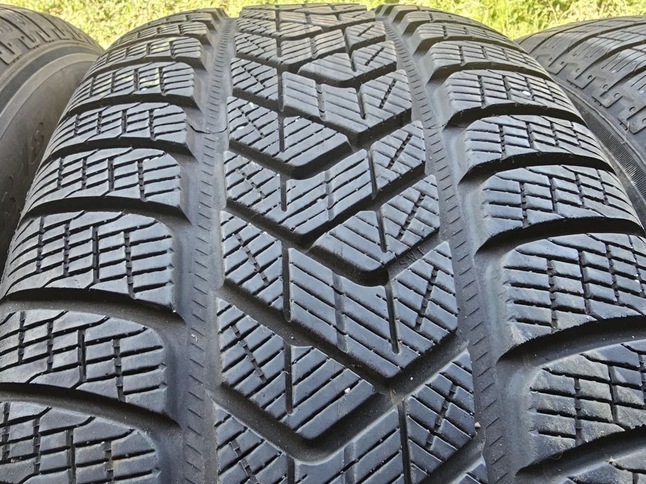 255/55/18 Opony Zimowe Pirelli Scorpion 4szt