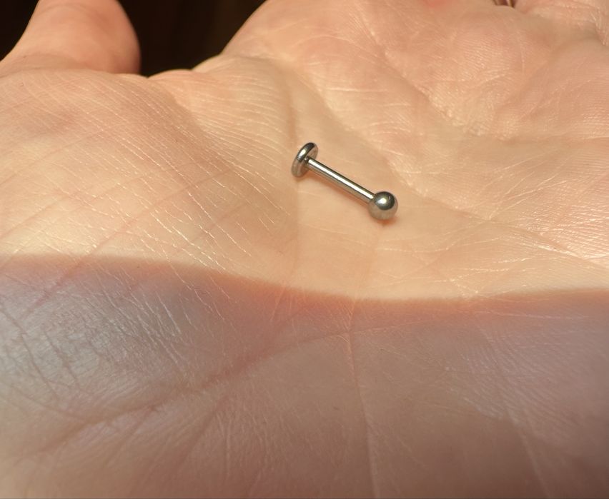 Пірсинг. Лабрет. Титан