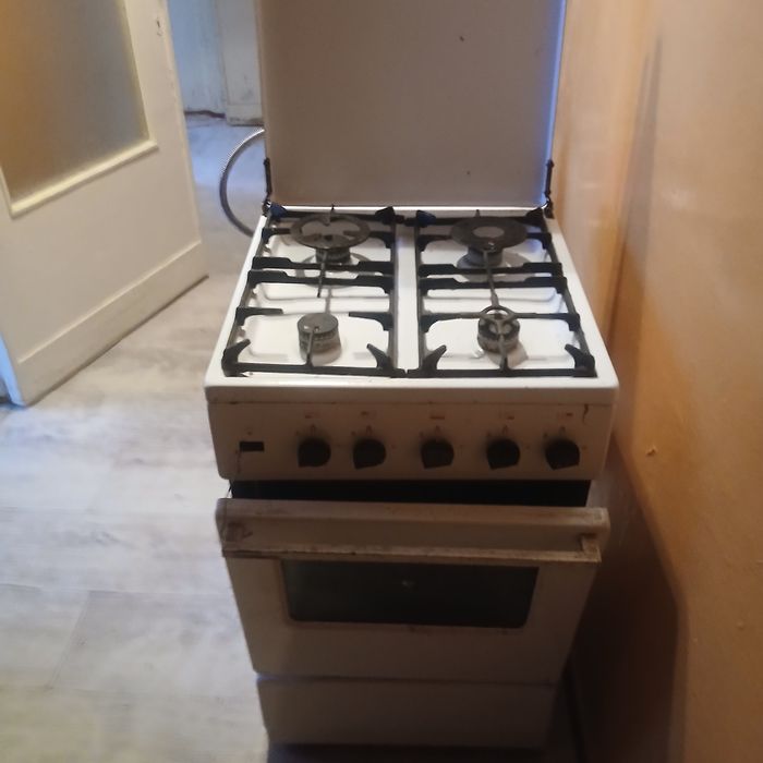 Газовая плита . Отдам даром