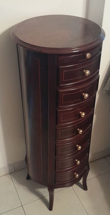 Móvel gaveteiro alto