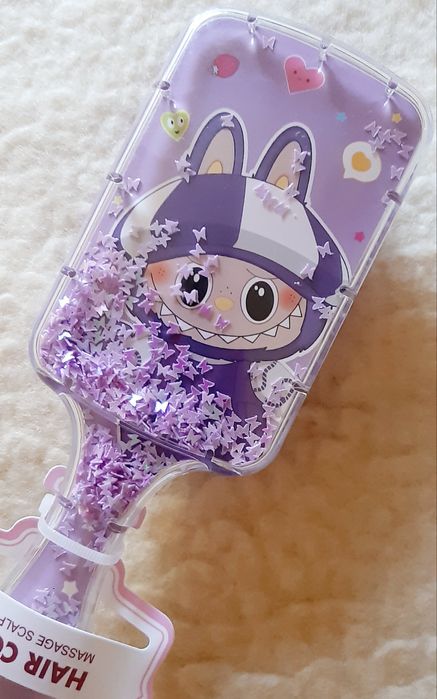 Escova de cabelo Labubu