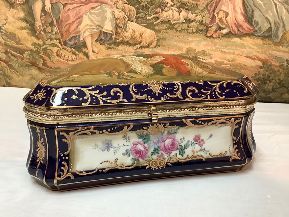 COFRE PARA JÓIAS EM PORCELANA