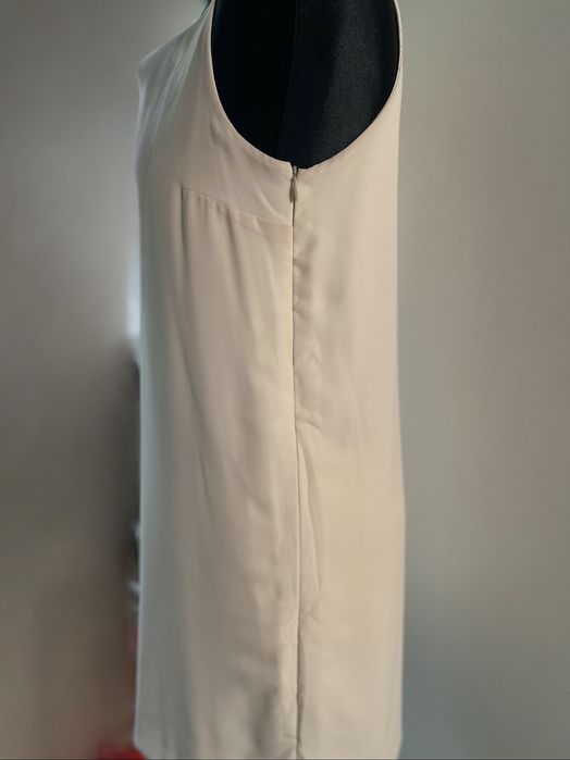 Prosta kremowa sukienka XS polski projektant szafa kapsułowa ecru