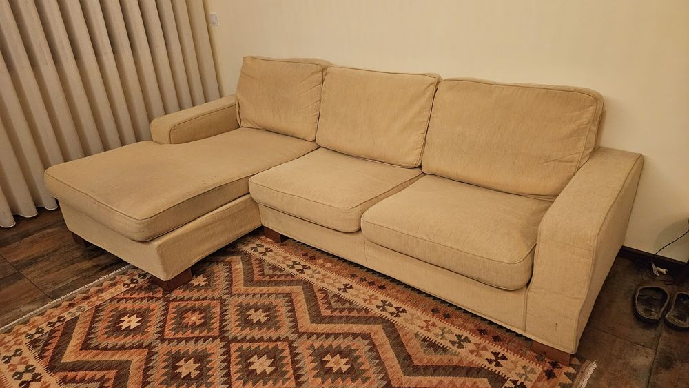 Sofá com chaise long (não me venham com tangas do MbWay)