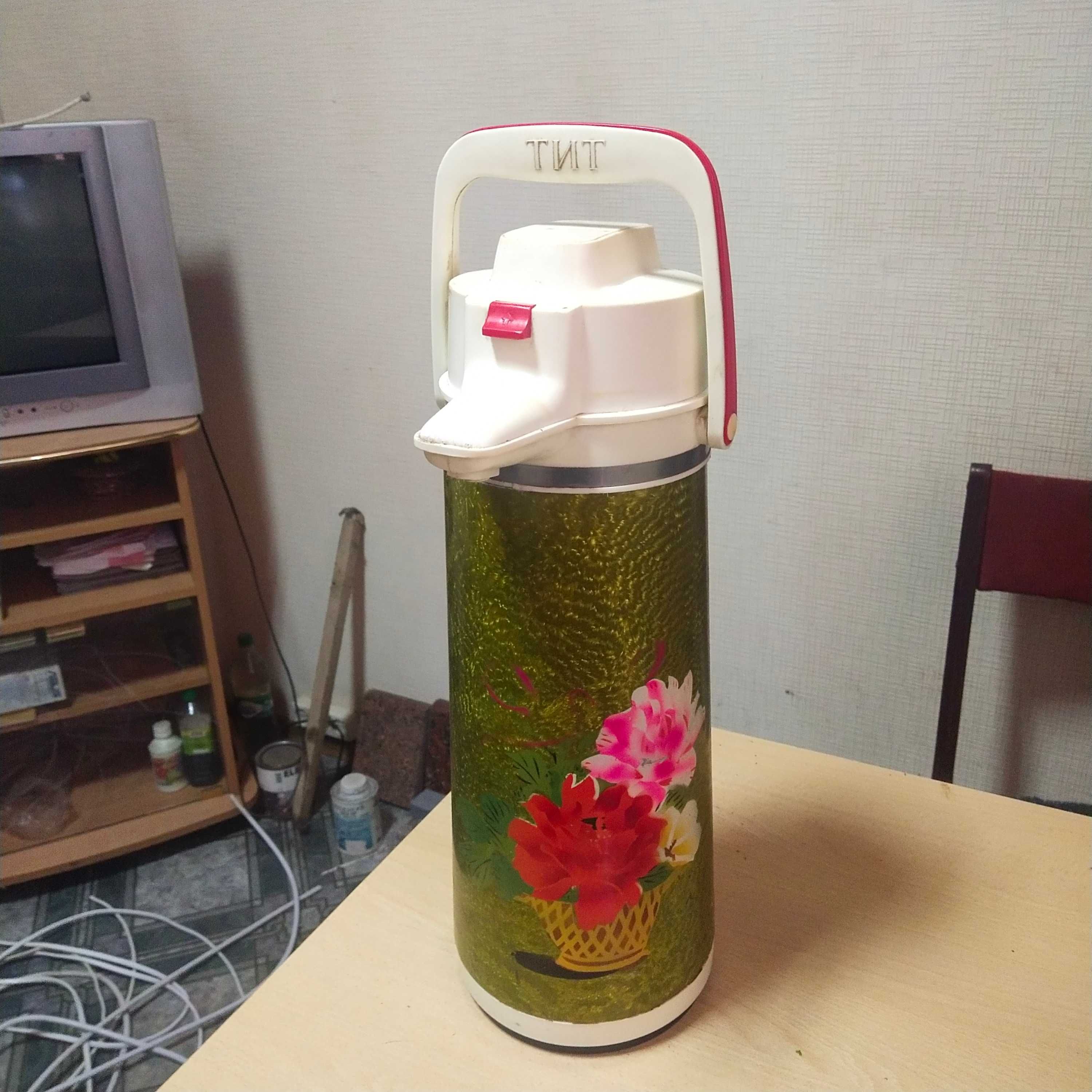 Термос китайский помповый