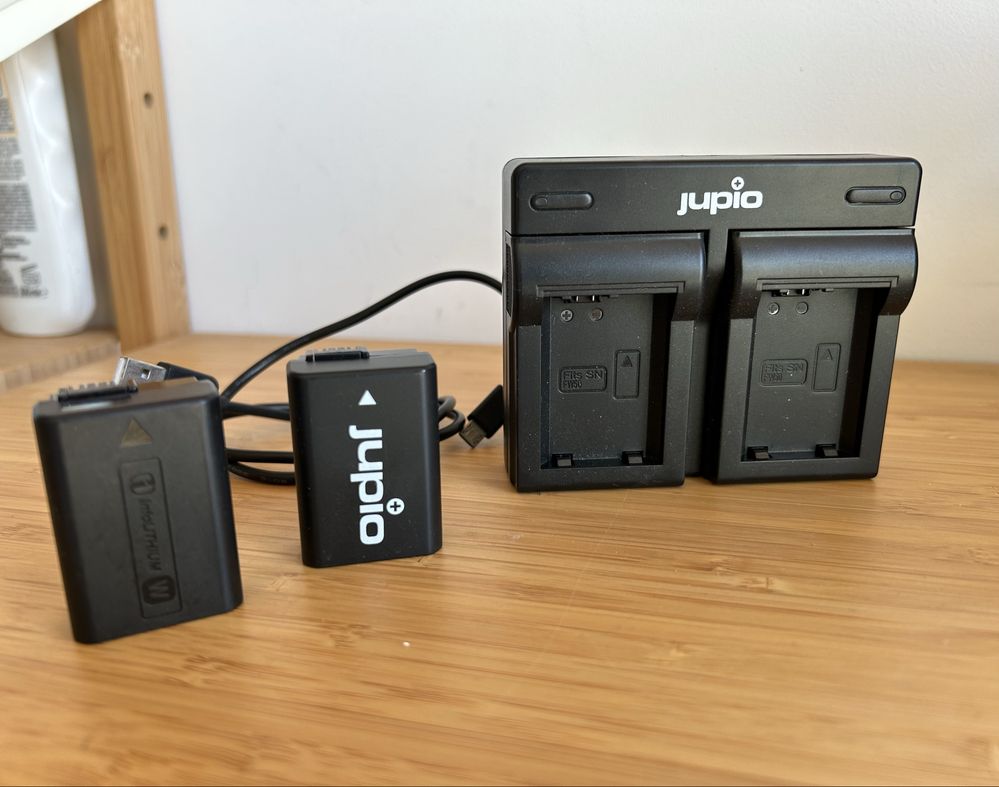 carregador de pilhas e 2 pilhas para um Sony A7 ii
