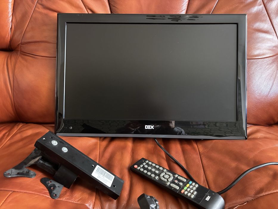 Телевізор Dex. 22 дюйми, кронтштейн для стіни в подарунок.