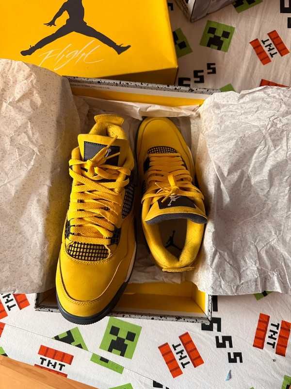 Air Jordan 4 Retro Tour Yellow (Lightning)  42