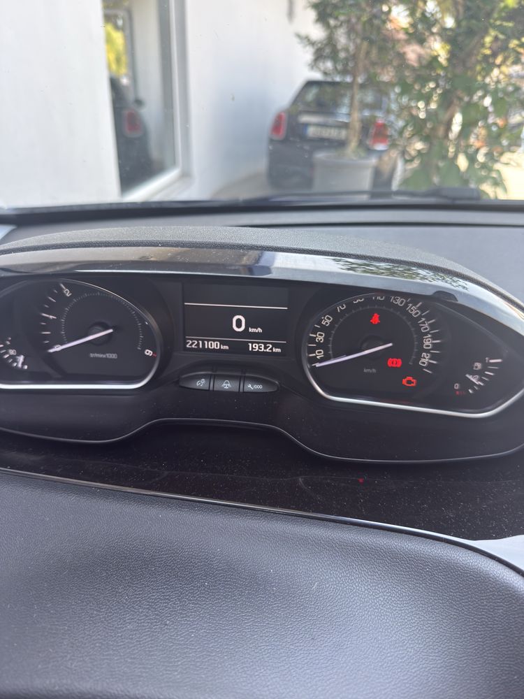 Peugoet 208 - muito economico