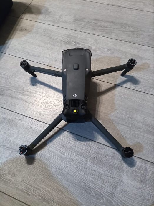 В наявності Mavic 3t комплект