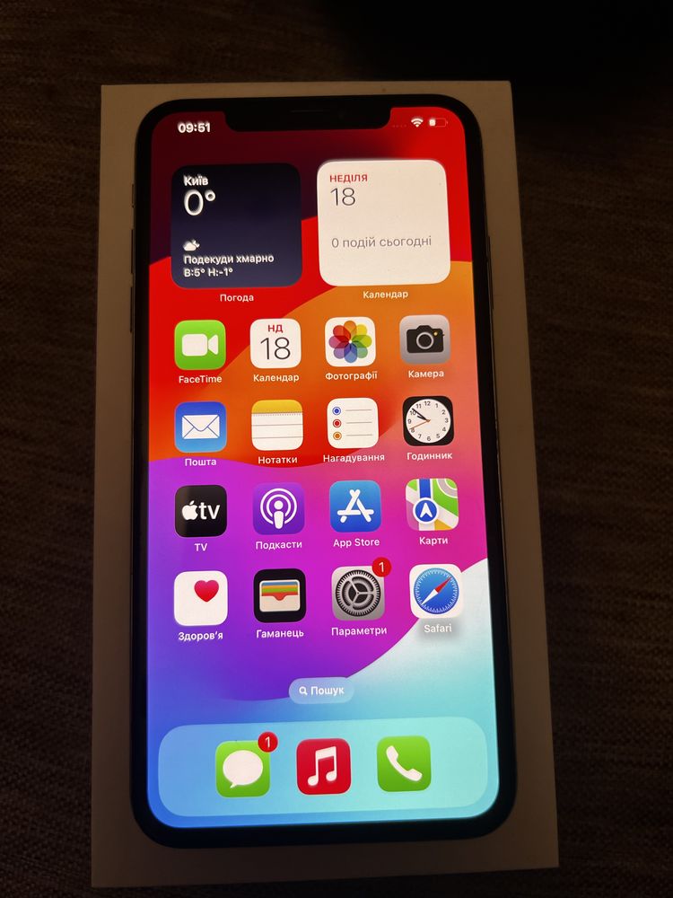 Продам Iphone XS Max silver 64 gb