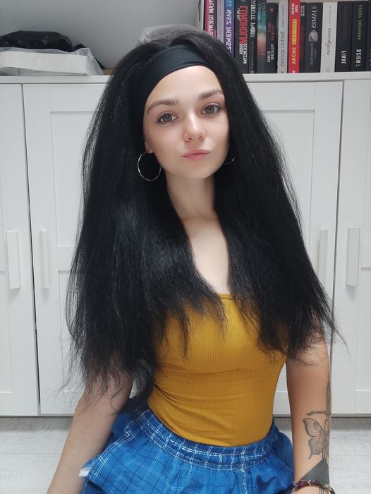 Czarna peruka jak prawdziwa gęsta wysoka jakość na opasce