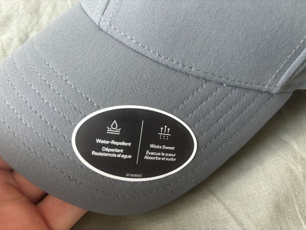 Nowa czapka z daszkiem M/L Under Armour szara