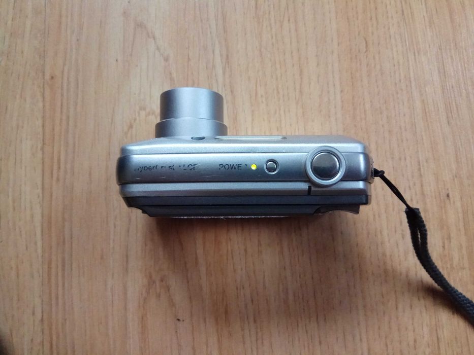 У відмінному стані якісна цифрова камера Olympus mju 800 Digital