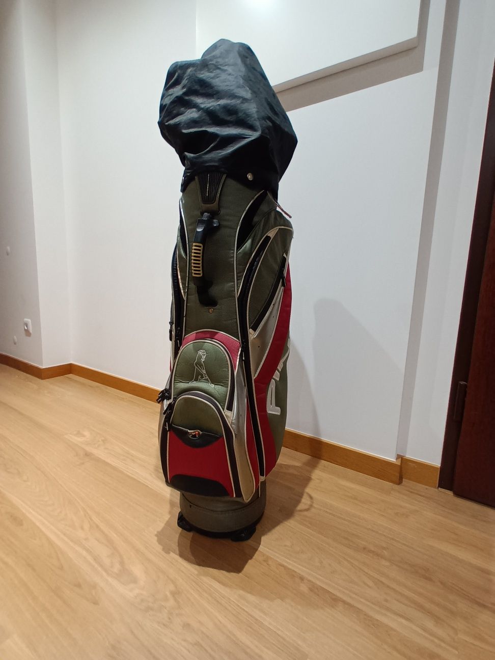Ferros Callaway X14. Madeiras 1W, 5W Taylor Made e Putter