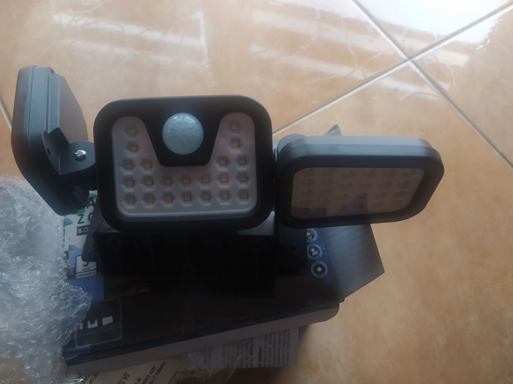 Lampa Led z czujnikiem ruchu i zmierzchu