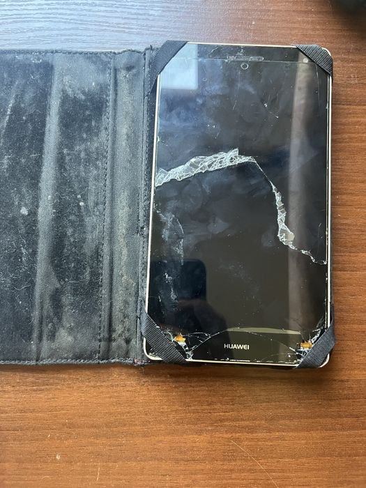На запчастини або відновлення два планшети