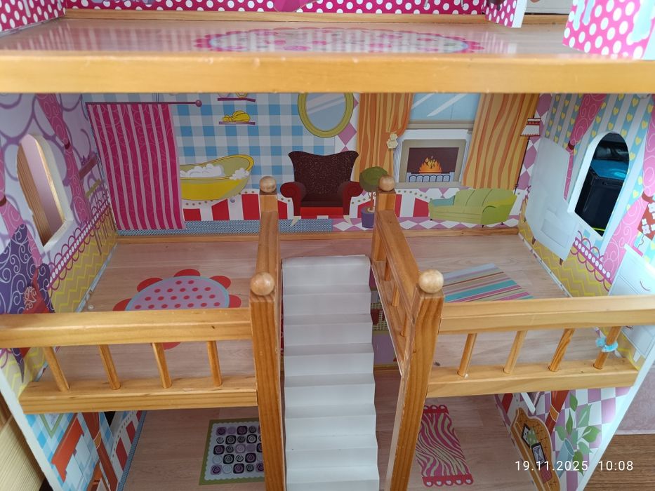 Domek dla lalek drewniany