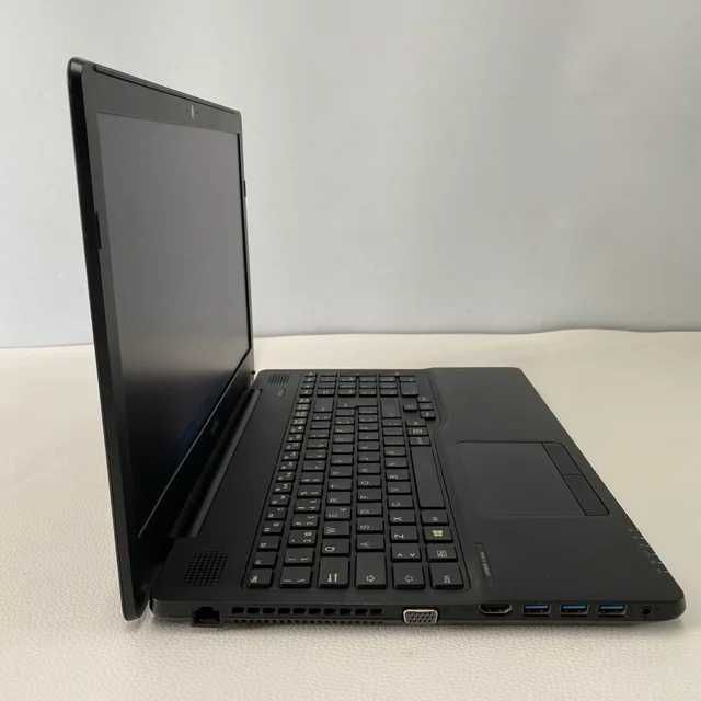 Computador portátil Fujitsu LIFEBOOK A556 i5-6200